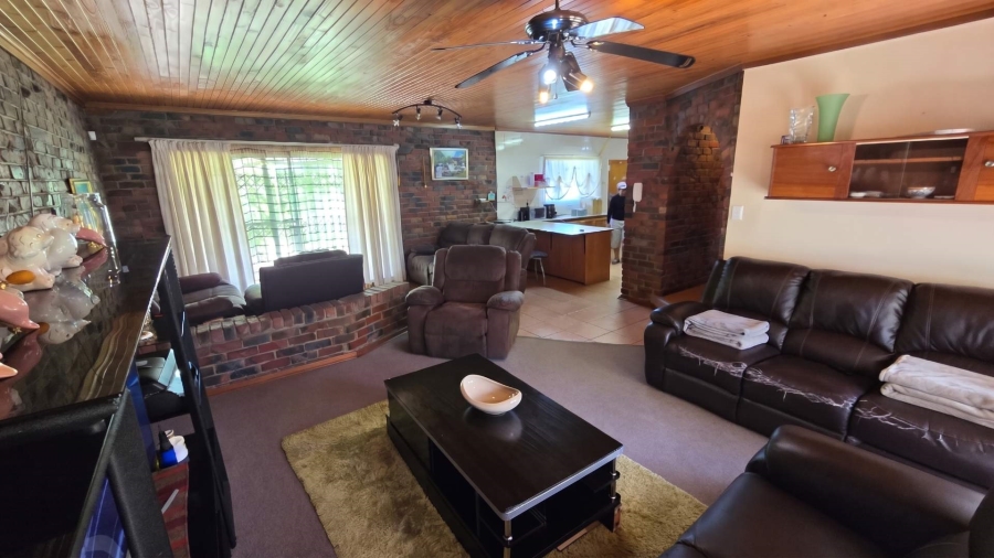 4 Bedroom Property for Sale in Pellissier Free State